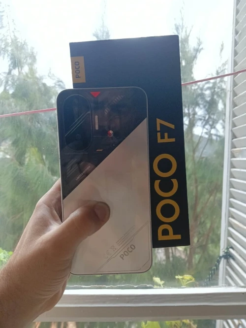 Poco F7