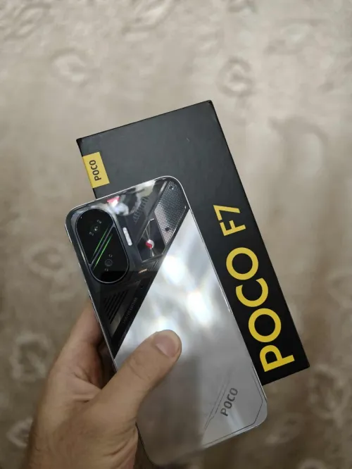 Poco F7
