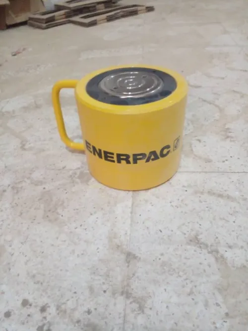 centrale hydraulique de la marque Enerpac