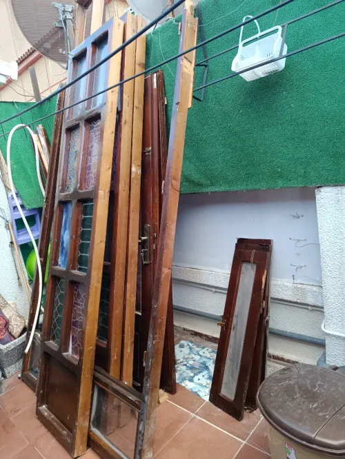 فاصل خشبيSéparateur en bois de qualité