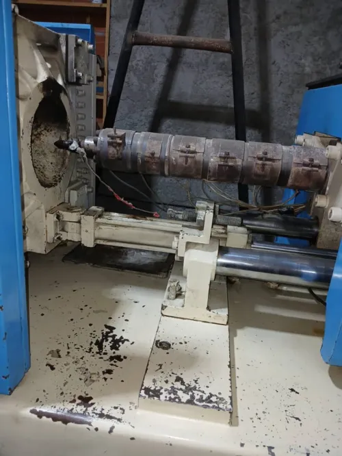 Machine injection plastique, 100 tonne injectée 250 grammes ,fabriqué en Taïwan.