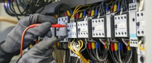 Dépannage Électrique pour Machines (24/7) 