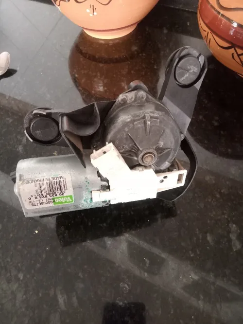 Moteur essuie glace arrière 