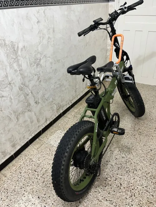 Vélos électriques et manuelles