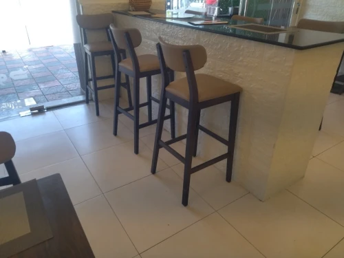 TABLE et Chaises Restaurant /Cafeteria