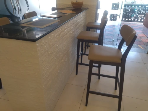 TABLE et Chaises Restaurant /Cafeteria