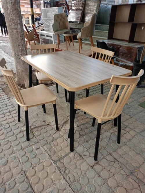 TABLE FACE 04 Chaises Restaurant /Cafeteria/CUISINE