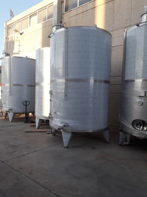FABRICATION DE CITERNE ET CUVE EN INOX STANDARD ET SUR MESURE