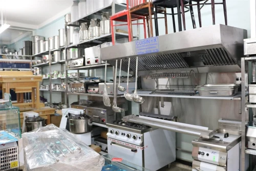EQUIPEMENT ET MATERIEL DE CUISINE PROFESSIONNEL