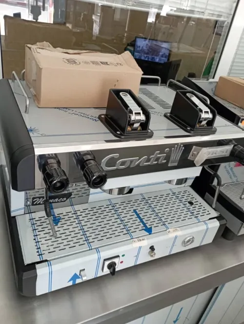 EQUIPMENT DE CAFETERIA