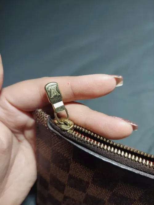 Pochette Louis vuitton en cuir pour femme
