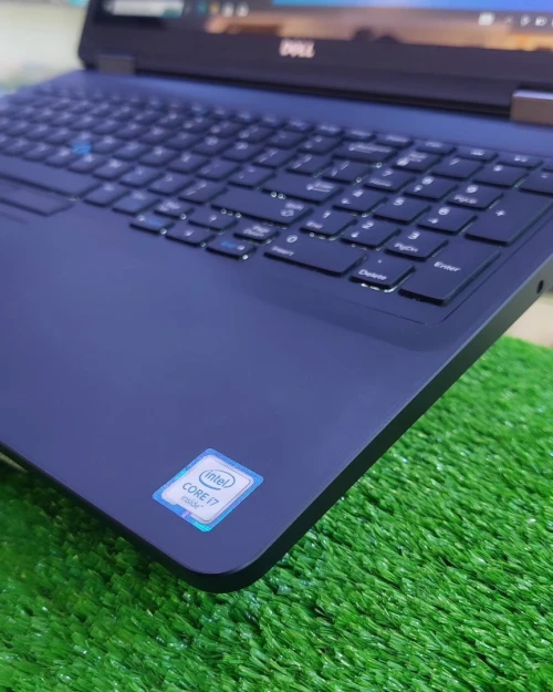 LATITUDE 5570 i7 6EME 8G 256SSD RADEON R7 M370 2GO 15.6" FHD TACTILE