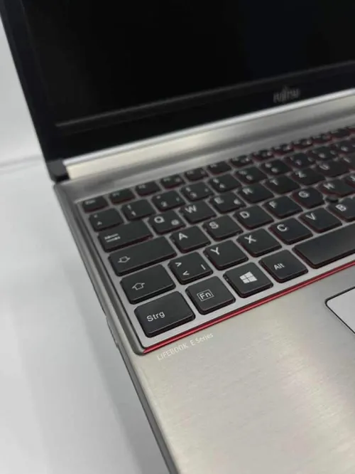 FUJITSU 15.6" I5 6300U 8G 256SSD FHD 