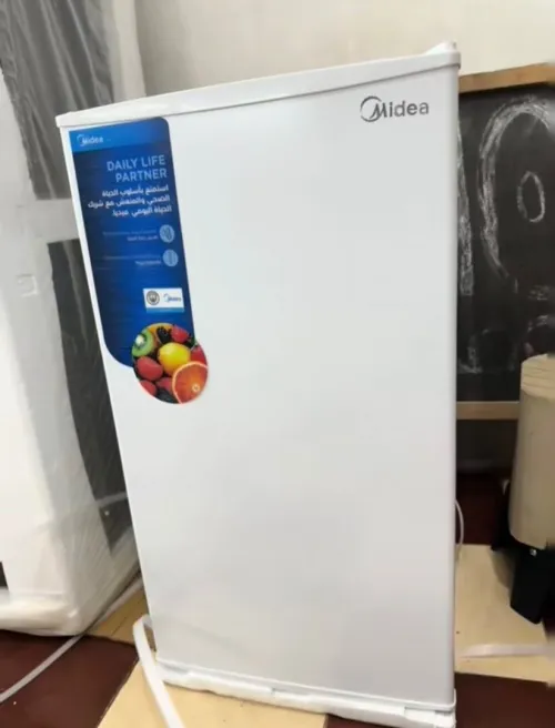 Réfrigérateur midea Maxibar 140l