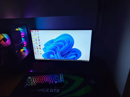 Pc gamer /ryzen 5 7600x /rx 7600 /16 gb ram 5600 mhz /512 ssd nvme / ecran matos raptor 300 hz