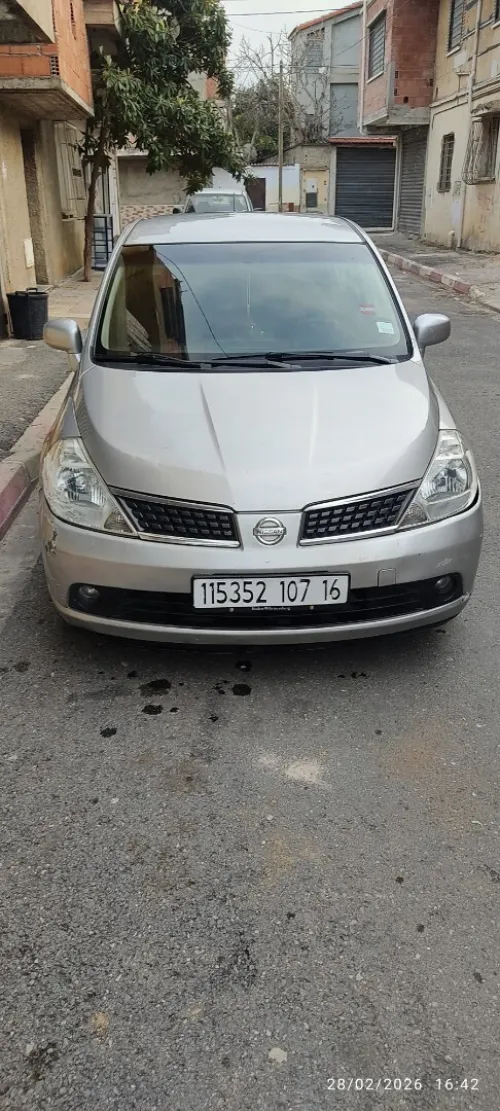 Nissan Tiida 4 portes 2007 Tiida 4 portes