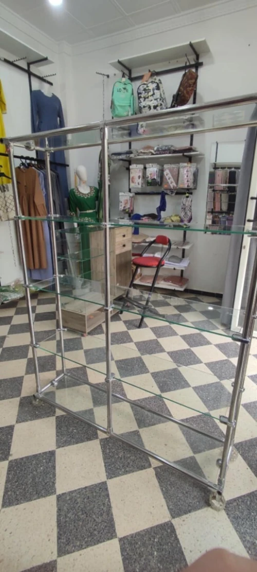 présentoir en verre  اليمو زجاجي