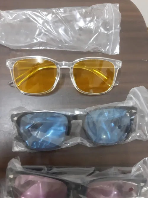 Lunettes. Homme. Femme