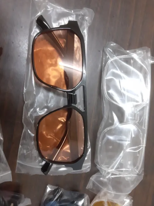 Lunettes. Homme. Femme