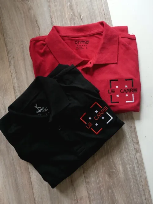 Vêtements et uniformes Brodés