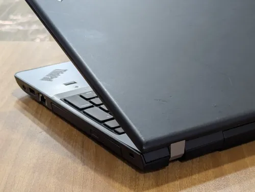 LENOVO THINKPAD E570 / I5 7EME / 8G /256 SSD /15.6 FHD