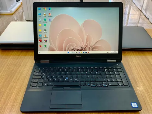DELL LATITUDE 5580 / INTEL I5 7EME / 8 G / 256 / 15.6 FHD
