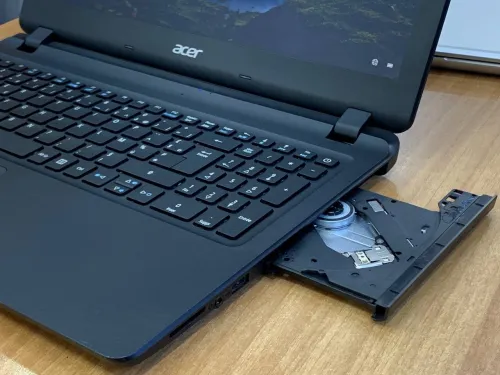 ACER EXTENSA 2540 / INTEL I3 6EME / 8G / 128 SSD / 15.6 ETAT NEUF