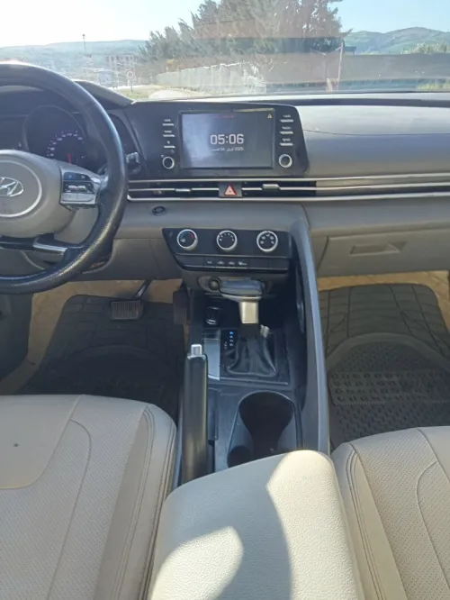 Hyundai Elantra 2021 