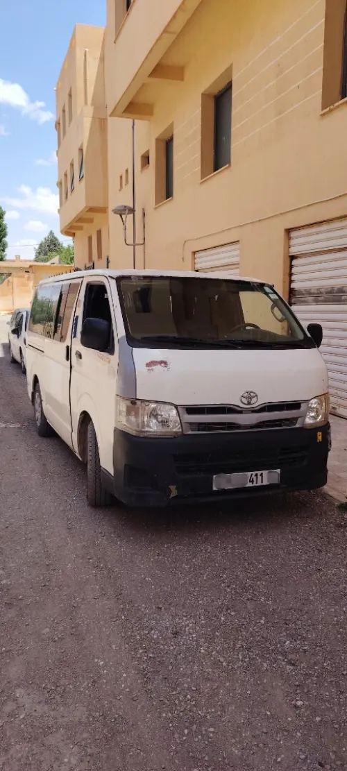 Toyota Hiace 2011 