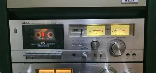 chaine hifi AKAI 2450 avec bluetooth