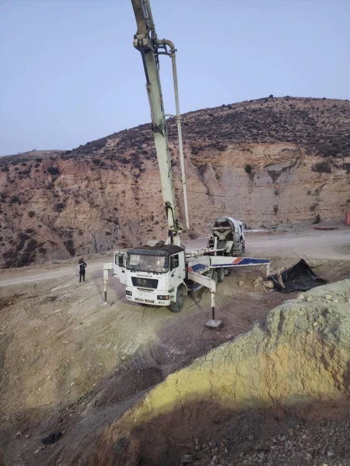 Location malaxeur et pompe à béton girafe 38 et 60