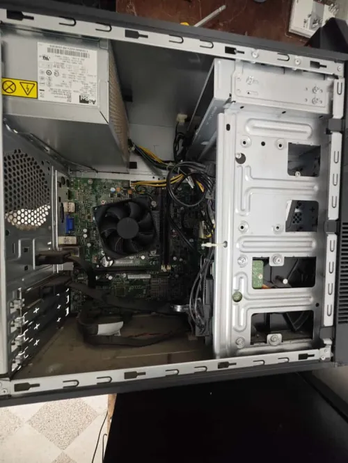 Unité centrale Lenovo ThinkCentre i3 GB RAM SSD 256 GB