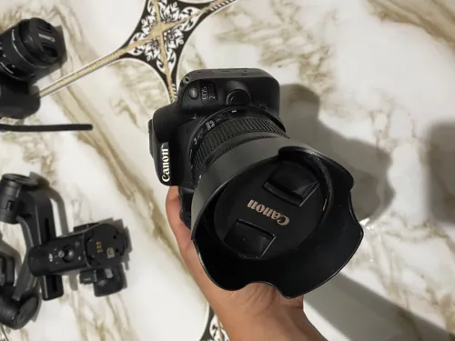 Canon 200D