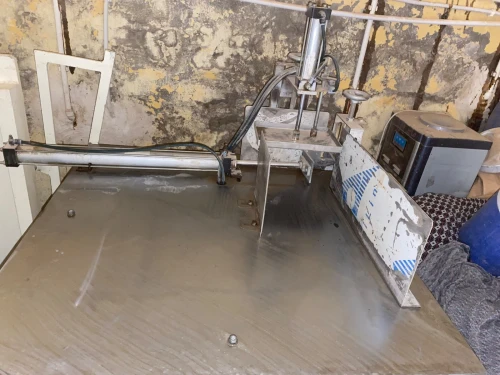 Machine de fabrication de serviettes en papier