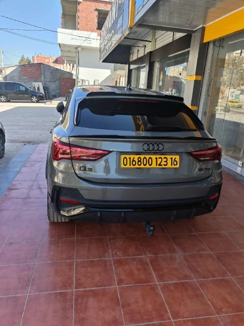 Audi Q3 2023 40