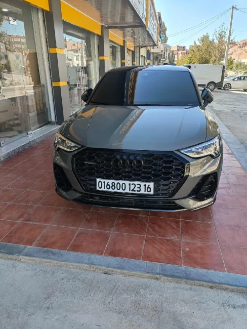 Audi Q3 2023 40