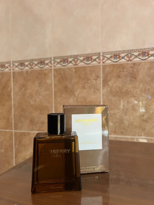 Original BURBERRY HERO avc boîte entamé