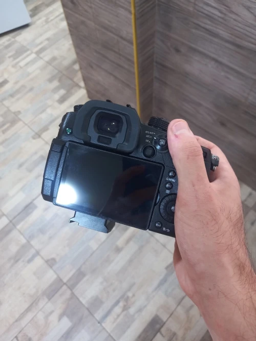 Lumix gh5 + 25mm 1.7