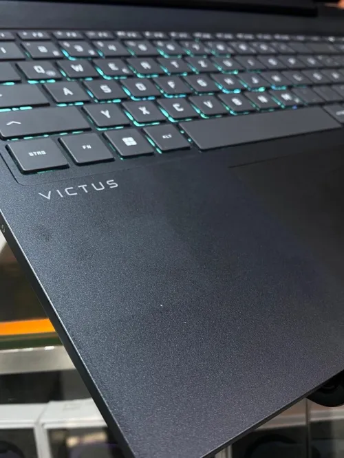HP VICTUS 16 RYZEN 7 8845HS 32GB DDR5 2000GB NVME 16 FHD 144Hz NVIDIA RTX 4070 8GB