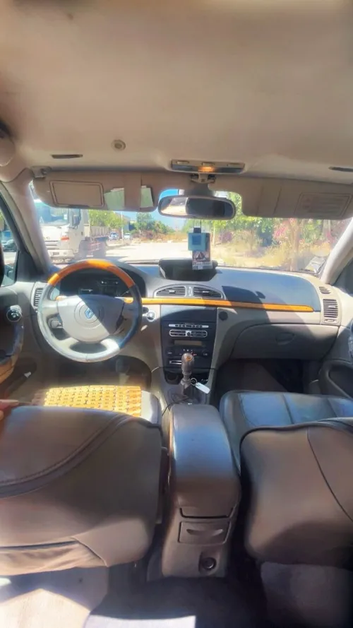 Renault Laguna 2 2006 Initial, Paris