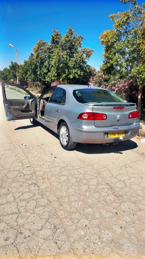 Renault Laguna 2 2006 Initial, Paris