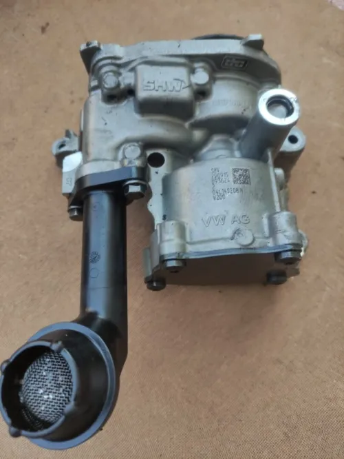 Pompe à l'huile 04L Golf 7 l  مضخة الزيت
