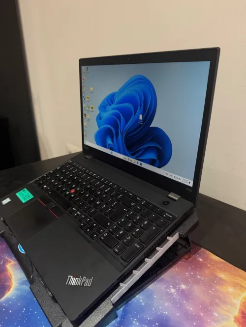 Lenovo ThinkPad P53s i7 8ème Gén | 16GB RAM | 512GB SSD NVMe | Écran 15.6FHD | Très Propre