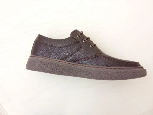 Chaussure en cuir naturel
