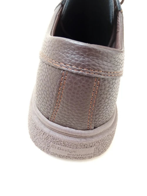 Chaussure en cuir naturel