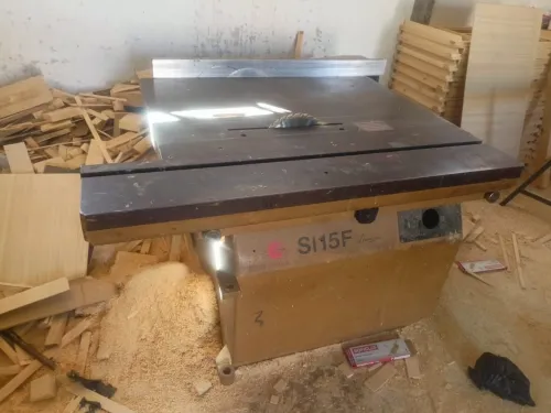 الة نجارة machine à bois