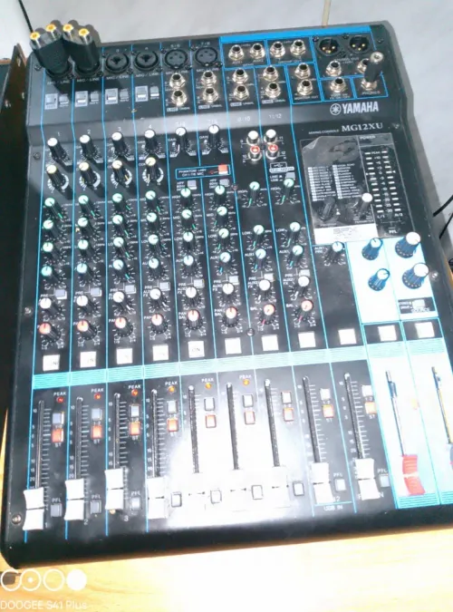 Equipement pour salle des fetes et restauration et sono DJ