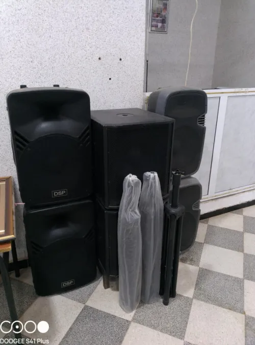 Equipement pour salle des fetes et restauration et sono DJ