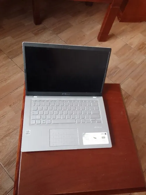 ASUS 