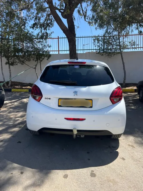 Peugeot 208 2016 Allure Facelift
